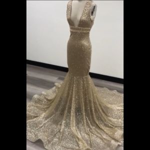 Beautiful Gold Prom Dress!!
